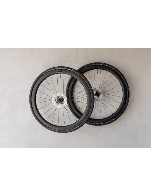Tizona Component Carbon Wheels